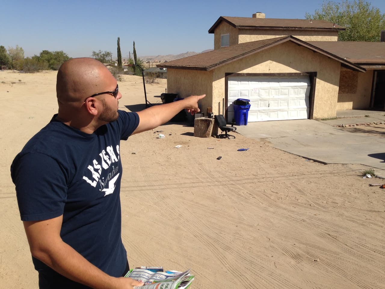 Así es la casa basurero habitada por 20 niños en el sur de California 