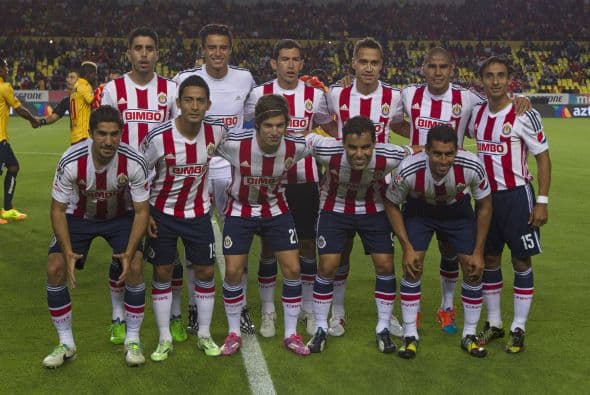 1.GUADALAJARA. Las Chivas Rayadas ocupan la posición de honor, con un valor de 345.3 millones de dólares, gracias a los muchos contratos comerciales que tienen por ser uno de los equipos más populares del país y con aficionados en otras partes. Y pese a estar en una mala racha futbolística que le ha llevado incluso a tener en juego su permanencia en la primera división del fútbol mexicano, el Rebaño Sagrado tiene además el estadio más novedoso de la liga.
