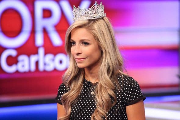 A la nueva Miss América la botaron de su fraternidad