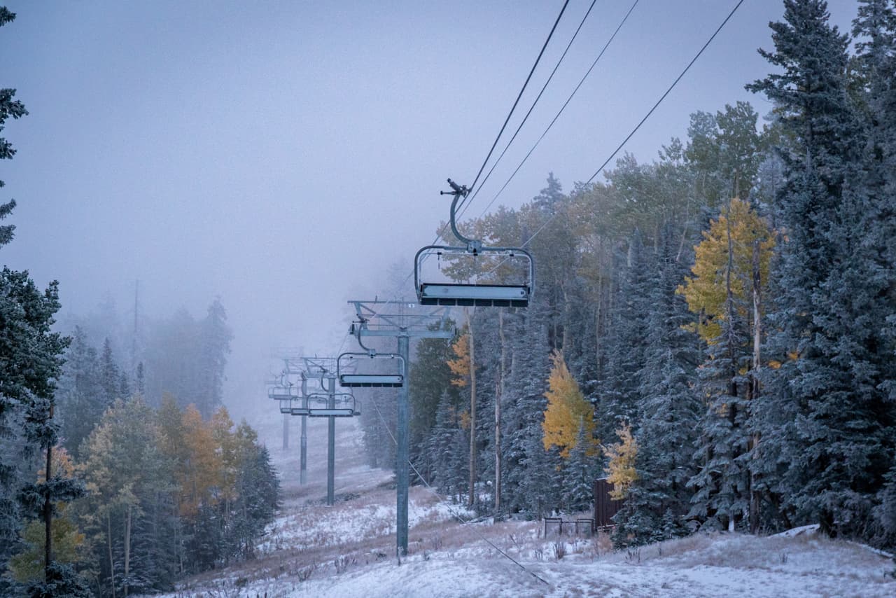 Si usted piensa visitar o vive en
<a href="https://www.univision.com/temas/flagstaff">Flagstaff</a>, vaya alistando sus abrigos ya que
<a href="https://twitter.com/NWSFlagstaff/status/1448030720161722375" target="_blank">el Servicio Nacional de Meteorología</a> emitió una advertencia por congelamiento para este miércoles 13 de octubre.
<br>