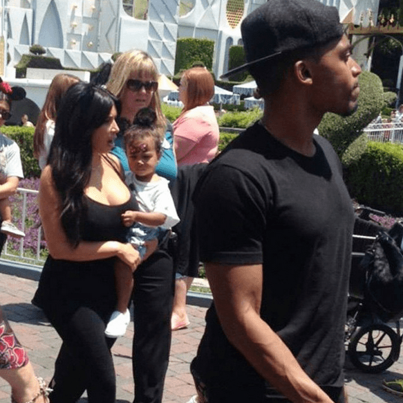 En su bello rostro se podía apreciar un moñito color rojo como el de Minnie Mouse.