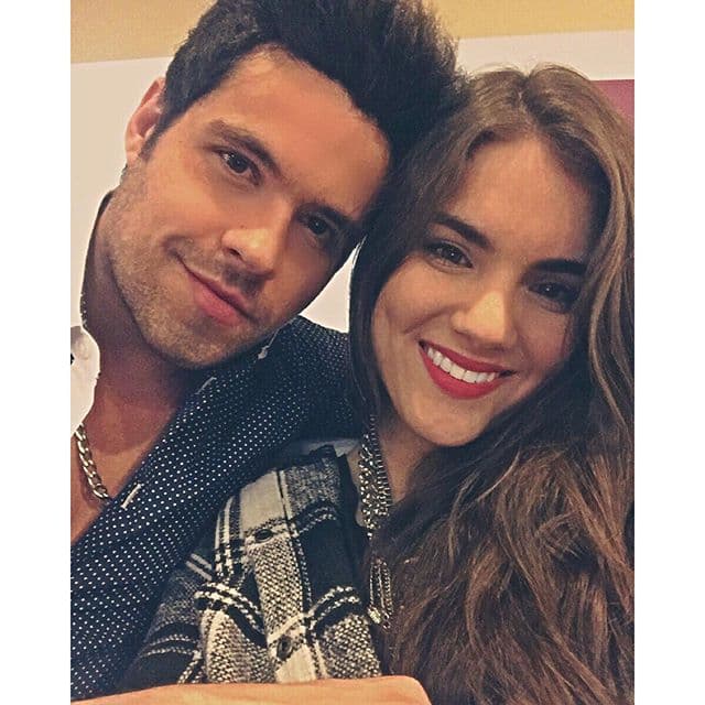 La joven pareja no deja de presumir en sus redes sociales lo enamorados que están uno del otro.