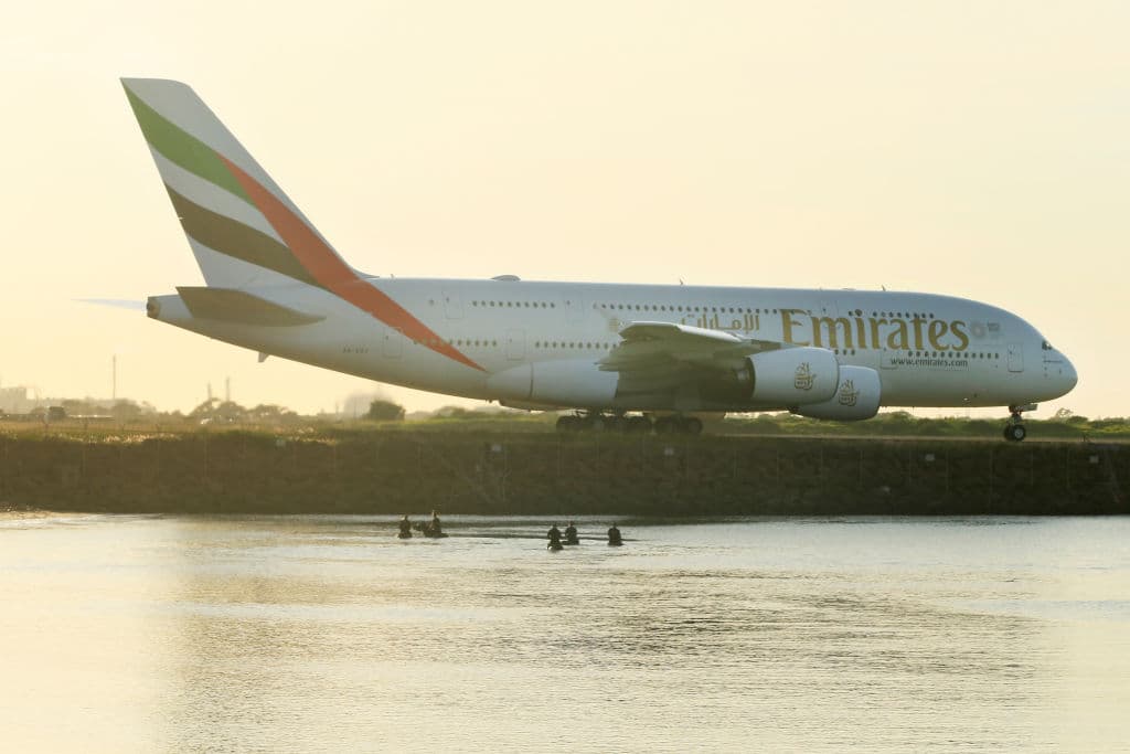 <h3 class="cms-H3-H3">Puesto 3: Emirates</h3>
<br>
<br>La compañía de los Emiratos Árabes Unidos fue considerada la mejor aerolínea de clase económica del mundo, sí, económica.