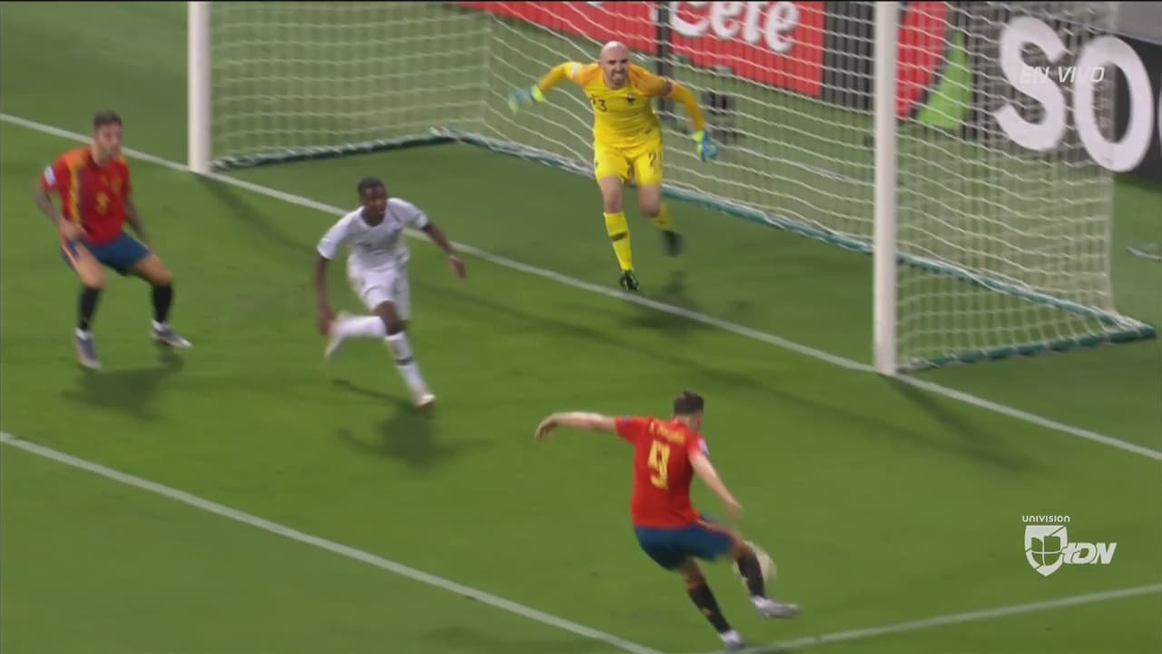 Fornals de parte externa y GOLAZO de Mayoral para el 4-1 de España