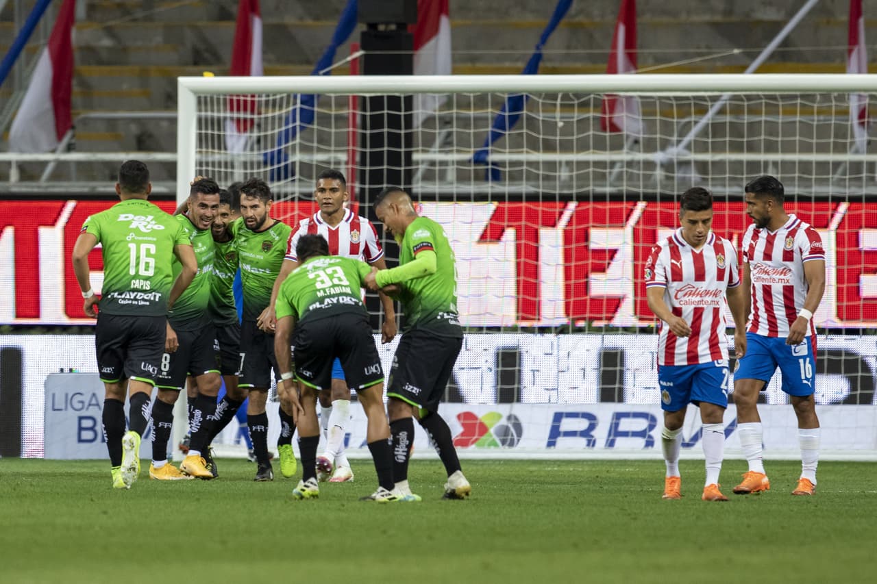 Lezcano (10’) abrió el marcador para adelantar al cuadro fronterizo y Ariel Matías crecía la ventaja al 29’. JJ Macías (77’) apareció para descontar en la segunda mitad. El Rebaño sólo acumula dos derrotas y dos empates. En la siguiente fecha, Chivas visitará al León y Bravos hará lo propio ante Puebla.
