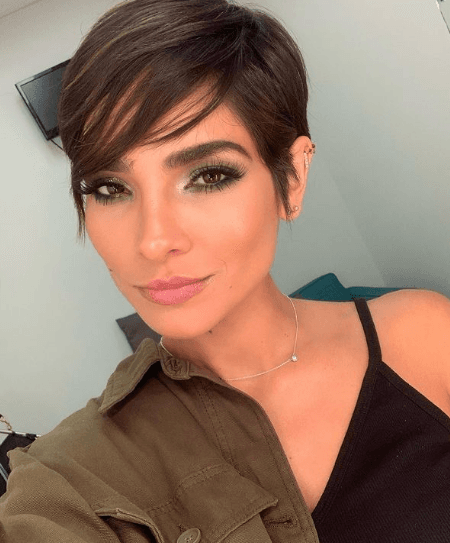 Los recuerdos de 
<b>Alejandra Espinoza</b> se removieron gracias a un vestido de novia con el que apareció este lunes 7 de marzo y que generó una serie de reacciones por parte de sus seguidores.
<br>