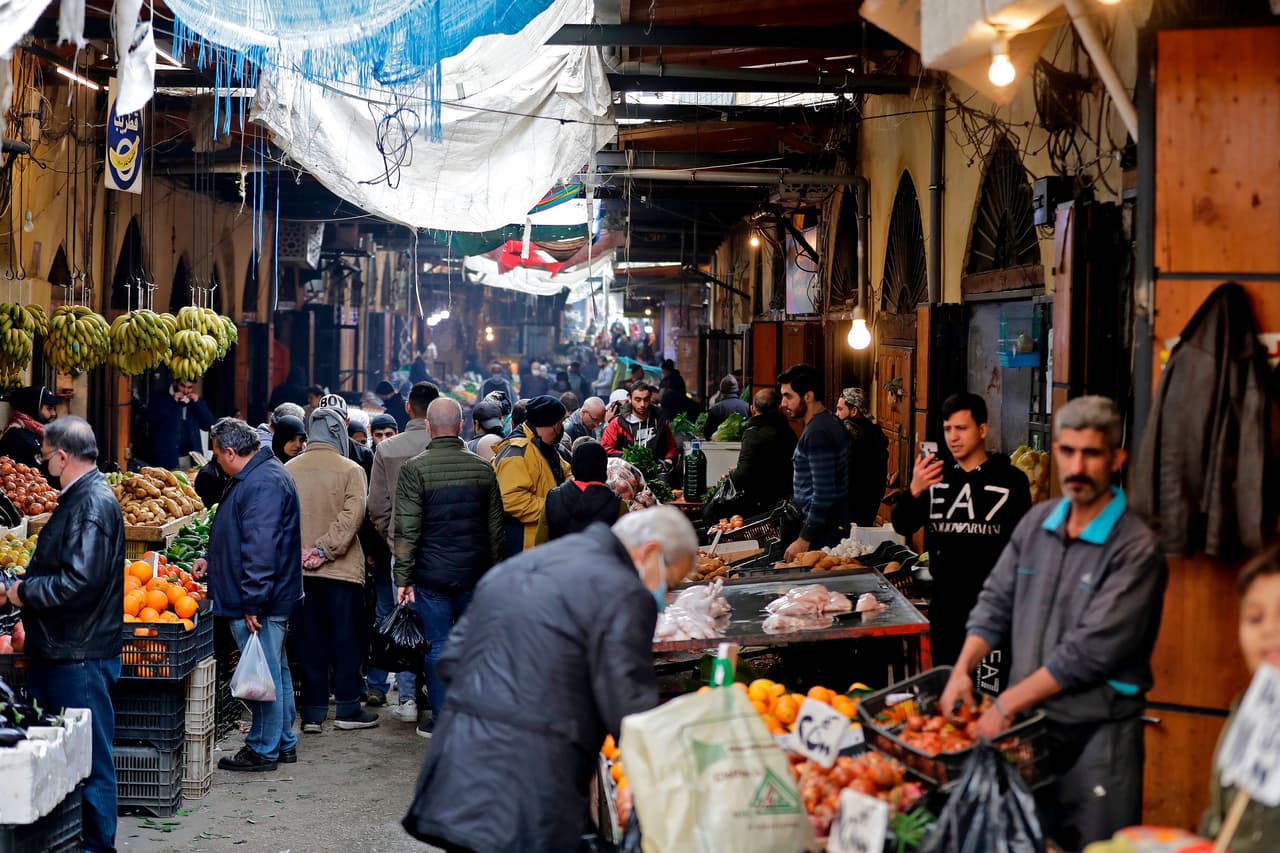 <b>Puesto 3. Líbano</b>
<br>
<br>
<b>Tasa de inflación: 174.0% (a septiembre de 2021)</b>
<br>
<br>Las interrupciones en la cadena de suministro dispararon los precios de los automóviles nuevos en Estados Unidos. Aumentaron 1.3% en septiembre y 8.7% cuando se compara con septiembre de 2020, es el mayor aumento en 12 meses desde 1980.