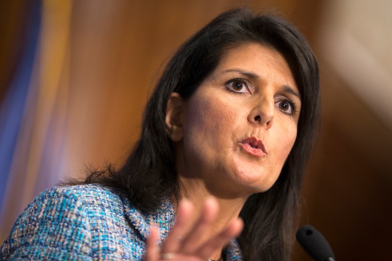 <h2 class="cms-H2-H2">Nikki Haley - exembajadora en las Naciones Unidas del gobierno de Trump</h2>
<br>
<br>Después de haber dicho que “tenemos que reconocer que nos defraudó” en referencia Trump poco después del asalto violento al Capitolio de parte de sus partidarios, Haley se retractó y ahora se está aferrando a una posición de bajo perfil.
<br>
<br>Sin embargo, esta exgobernadora de Carolina del Sur ha comenzado a pasar tiempo en Iowa, el primer estado en el calendario de primarias presidenciales y ha tratado de reconstruir sus lazos con el trumpismo. 
<br>
