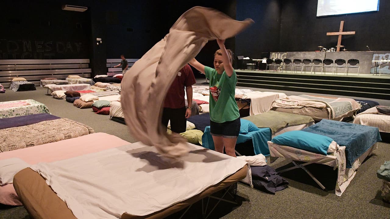 También se habilitó un centro de resguardo en el condado Montgomery a partir de este jueves en el 2500 Lone Star Parkway.