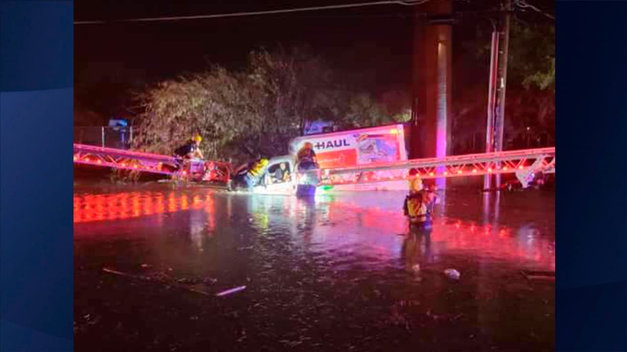 Una familia fue desplazada de su hogar y la Cruz Roja ya la está ayudando. Afortunadamente no se reportaron heridos.