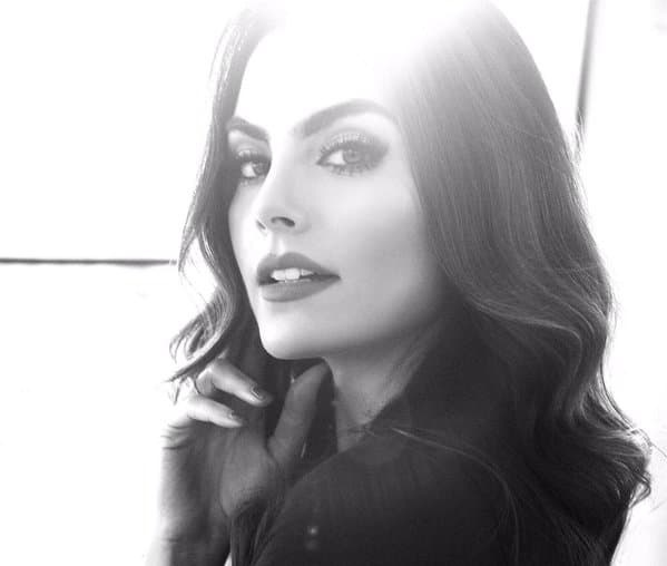 La ex Miss Universo anda feliz con su novio Juan Carlos Valladares.