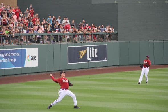 ¡El famoso comediante Will Ferrell se lució jugando con 10 equipos diferentes de la MLB  en cinco partidos del Spring Training en un solo día! Mientras los fans le hacían porras al comediante, éste les hacía bromas desde la cancha. Su hazaña fue grabada para una producción televisiva que será transmitida por HBO a finales de año.