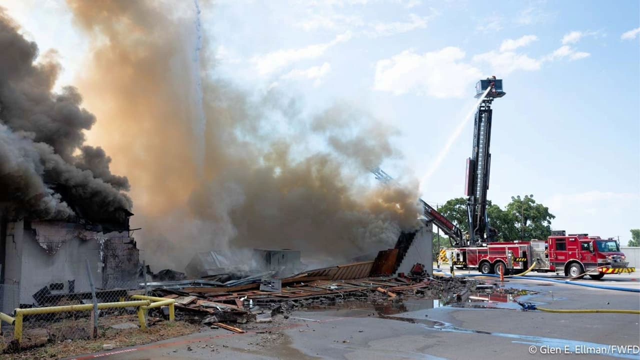 Las autoridades están investigando la causa del incendio para determinar 
<b>qué provocó el inicio del fuego y el posterior colapso estructural</b>.