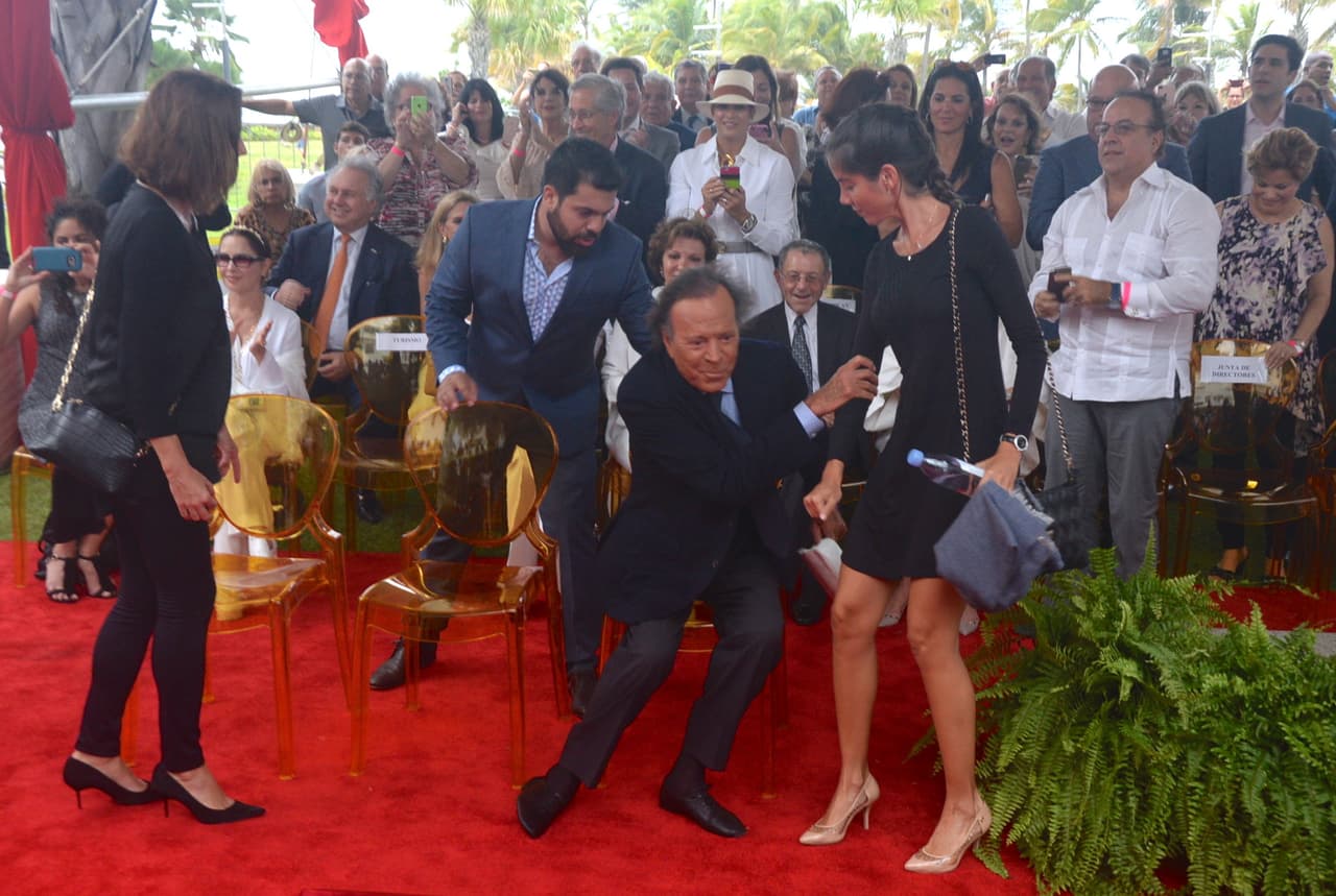 Listo para develar su estrella.