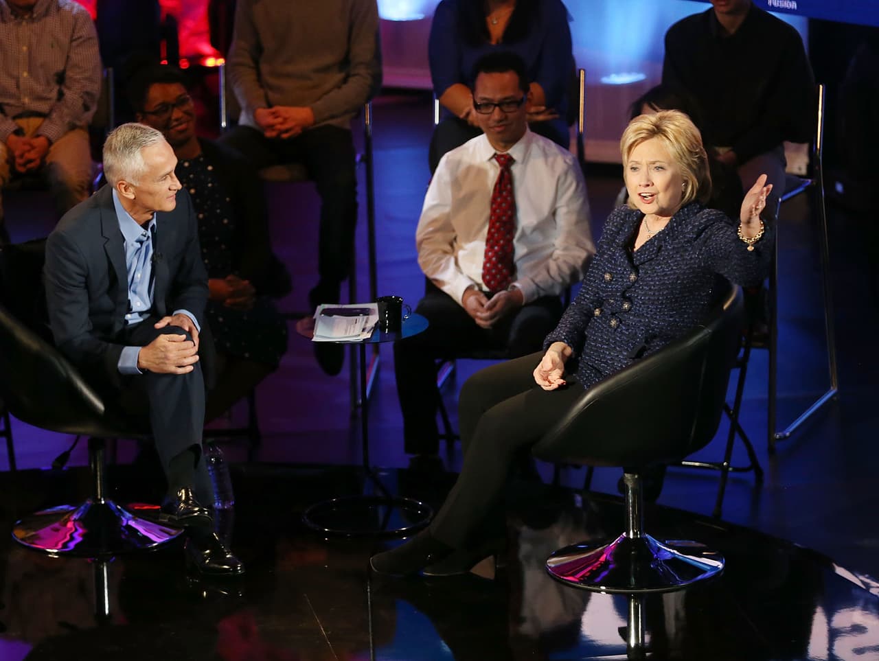 Clinton pide a Obama detener las redadas contra centroamericanos