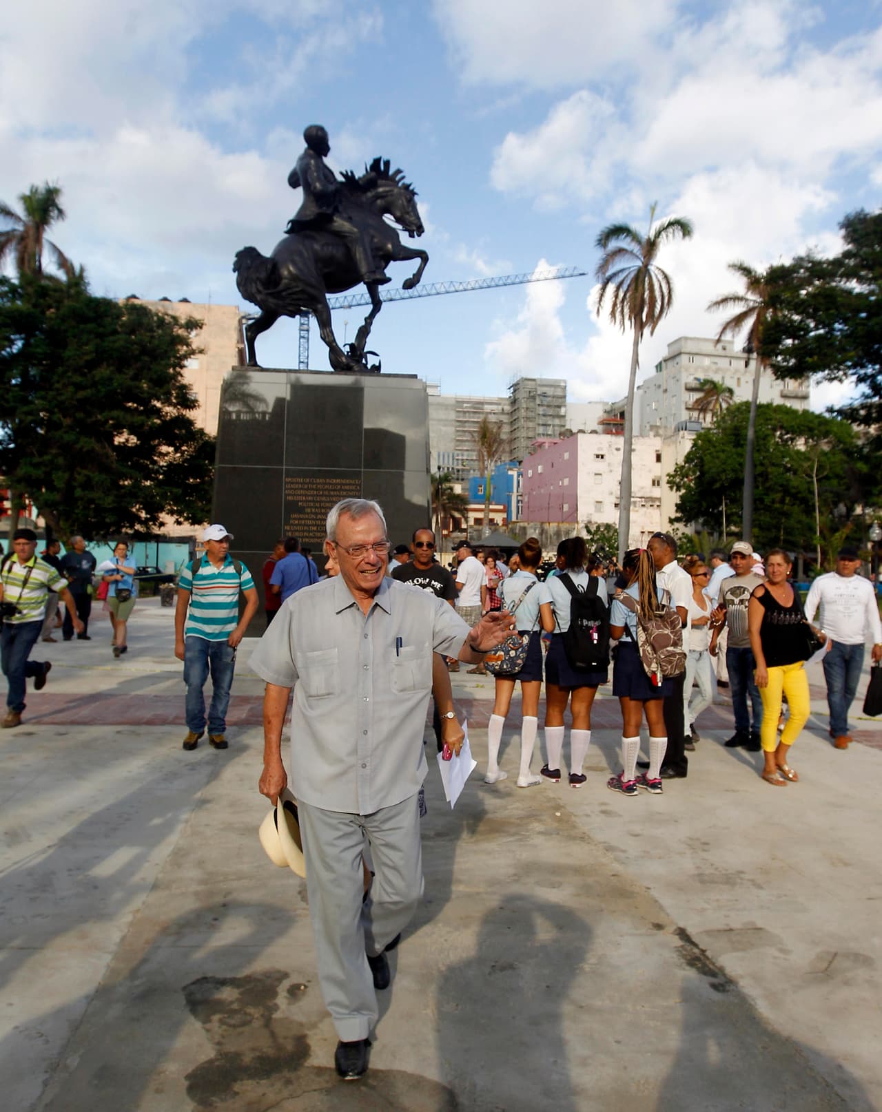 Eusebio Leal, Havana’s city historian, presented the statue to the local and international press in a preview ahead of its formal January inauguration. “What meaning does it have? It reaffirms that, leaving aside deviations, beyond erratic policies, beyond those who try to destroy bridges and destroy the communication that exists between the nations and between men, (there is the belief that) respect for the rights of others means peace.”