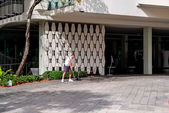 Despiden a miles de empleados de la industria hotelera en Puerto Rico tras golpe económico por coronavirus