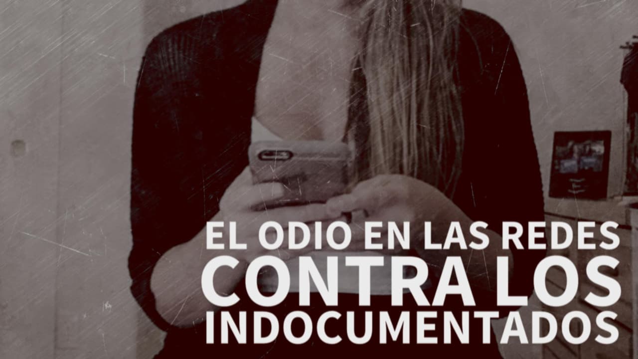 "Vuelve a tu país, pedazo de mierda": los mensajes racistas a un dreamer que posó con una playera que decía 'indocumentado'