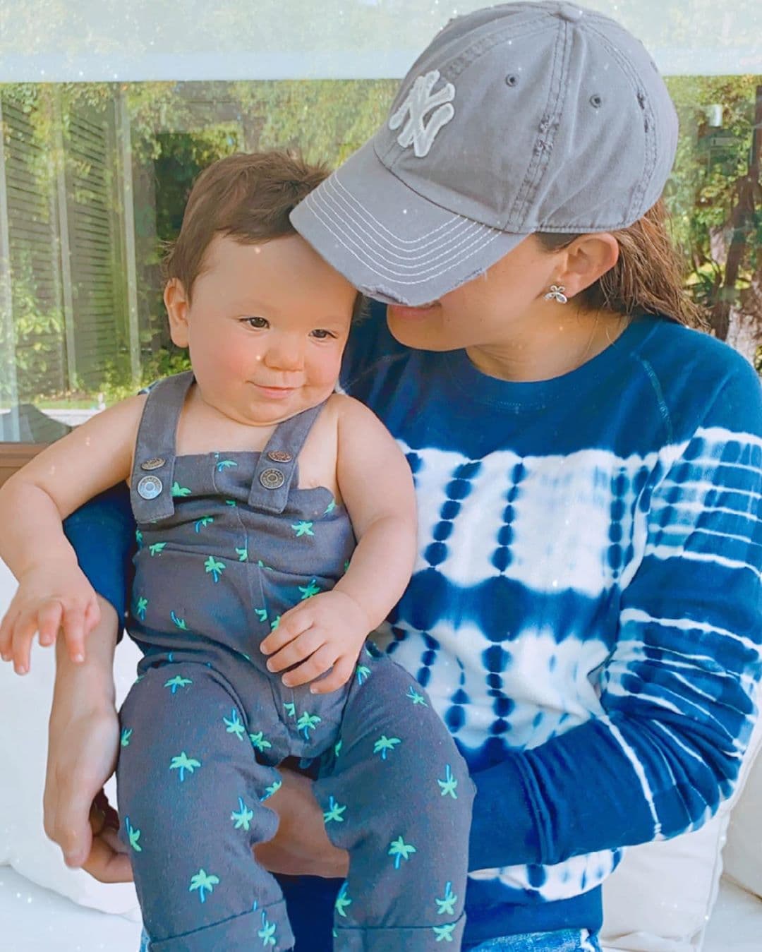 Con la sonrisa de baby Diego, y lo impresionante de su rápido crecimiento, nos despedimos por esta semana, llena de música y celebración.