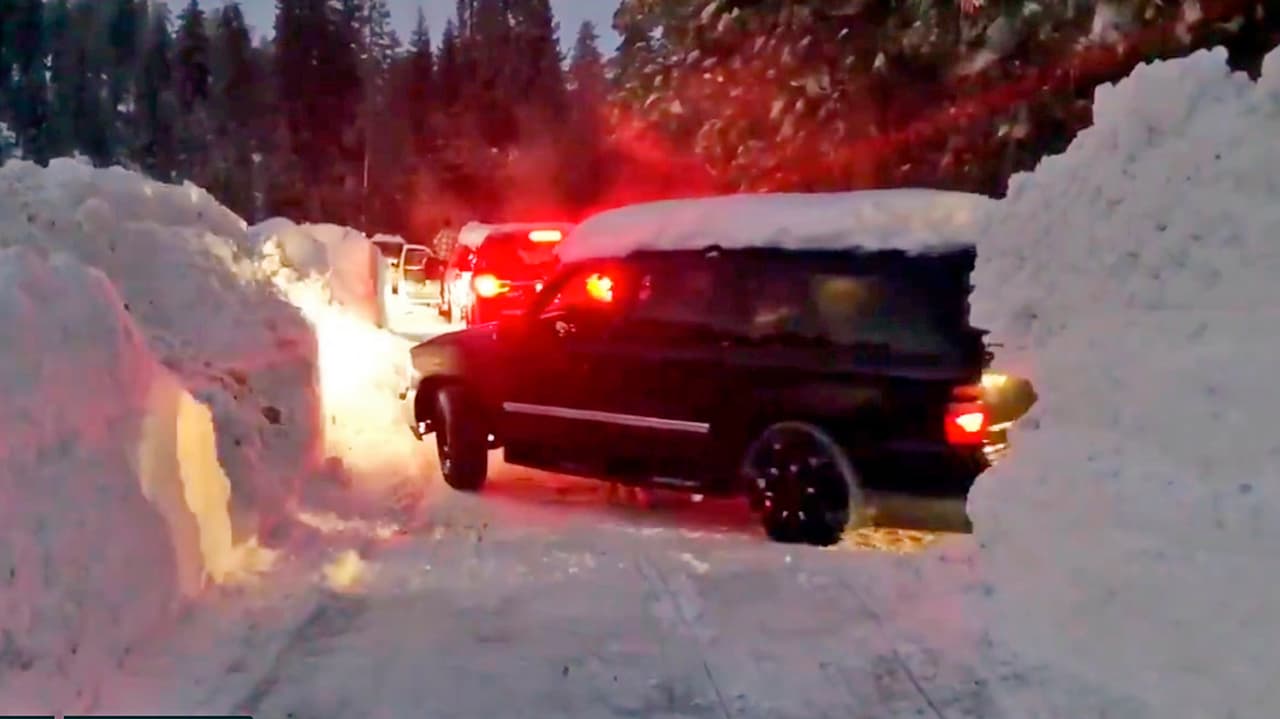 De acuerdo con el Servicio Forestal de EE. UU. la nieve atrapó a los visitantes y al personal del albergue de Montecito Sequoia Lodge, en el Parque Nacional Kings Canyon, en la Sierra Nevada de California a partir del domingo 3 de febrero y hasta la noche del jueves 7 de febrero.