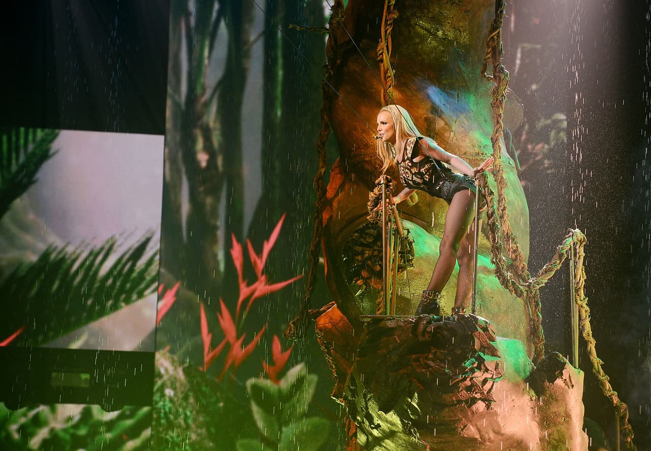 En enero, Britney Spears anunció que suspendería su segunda residencia en Las Vegas, ‘Britney: Domination’, pues la precaria salud de su padre le impedía concentrarse en otros asuntos.