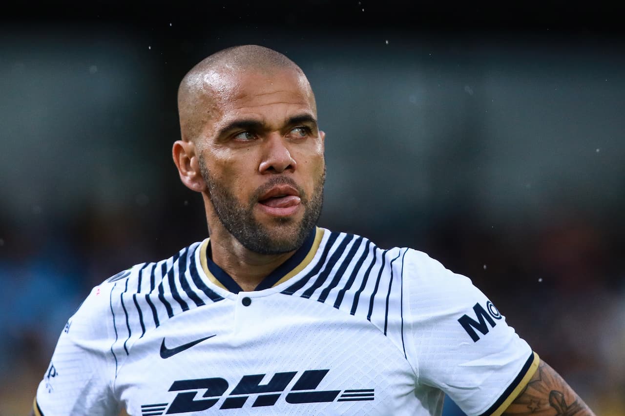 ¿Ebrio? Dani Alves y su nueva versión sobre noche de supuesta violación 