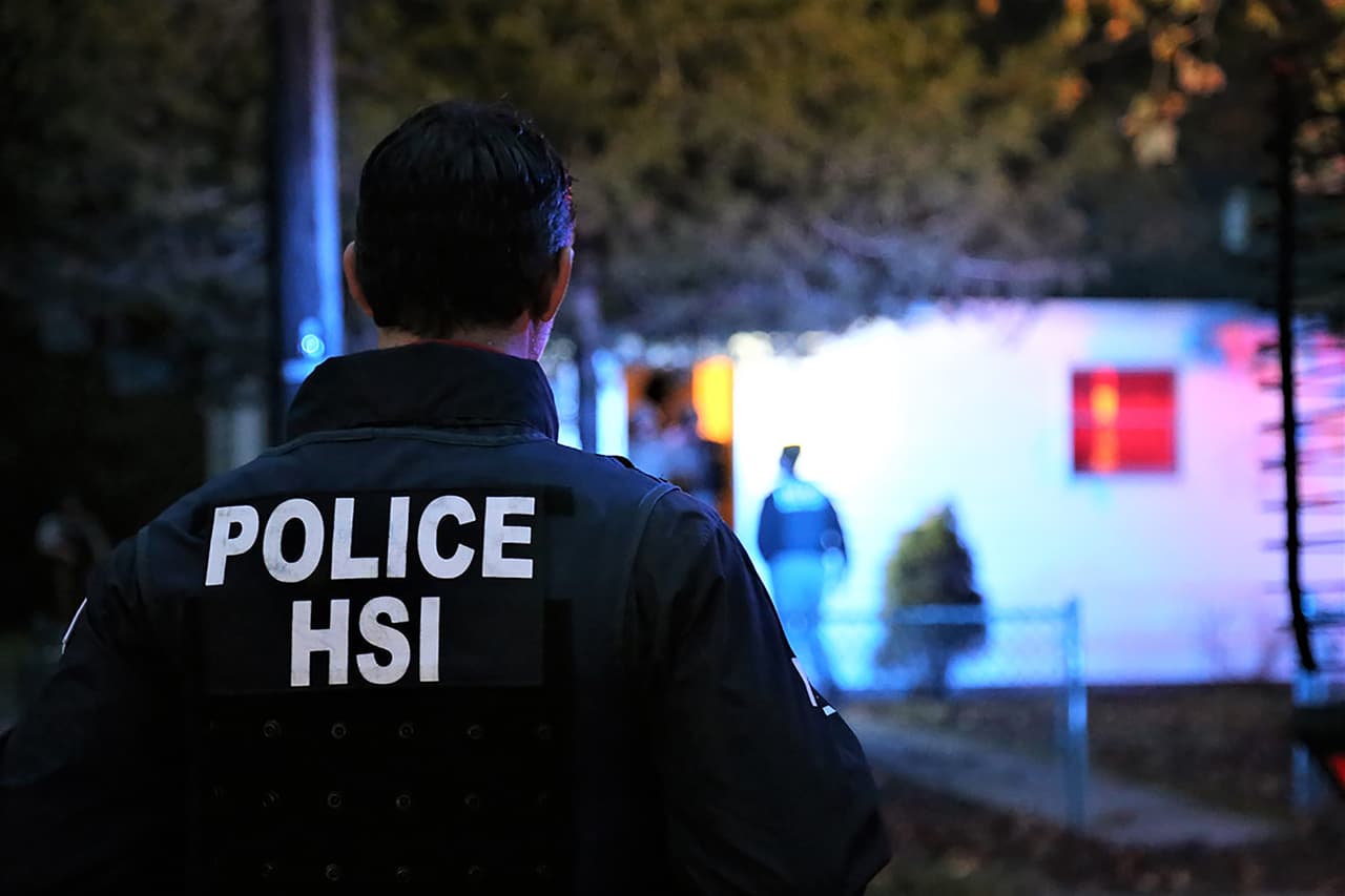 Redada de ICE en Nebraska deja 14 trabajadores indocumentados detenidos