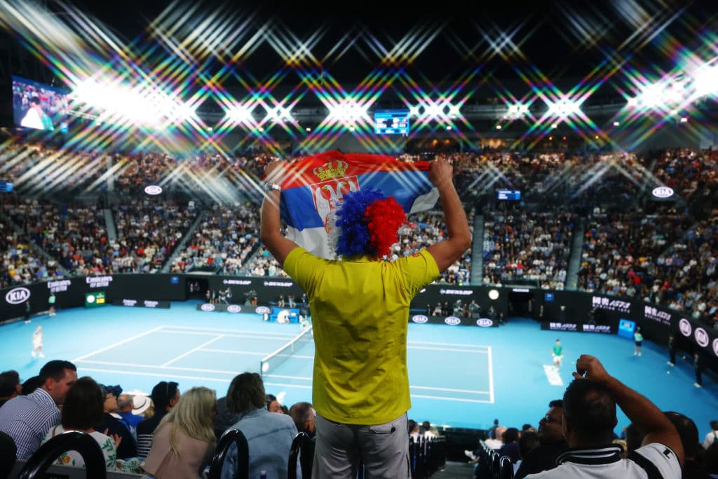 Con una gran remontada, Djokovic vence al austriaco Dominic Thiem con parciales de 6-4 / 4-6 / 2-6 / 6-3 / 6-4 y, por octava ocasión, se lleva el Australian Open y vuelve a ser el número uno.