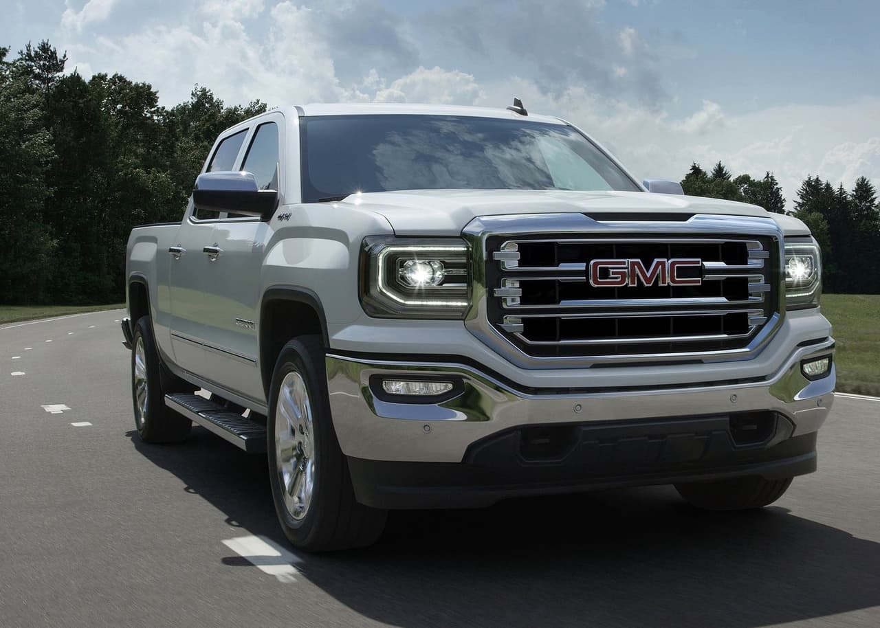 <h3 class="cms-H3-H3"><b>4. GMC Sierra 1500</b></h3>
<br>
<br>
<b>Precio promedio de una unidad usada en abril 2021:</b> $42,347
<br>
<br>
<b>Diferencia en dólares comparado a abril 2020:</b> $9,418
<br>
<br>
<b>Diferencia porcentual comparado a abril 2020:</b> 28.6%