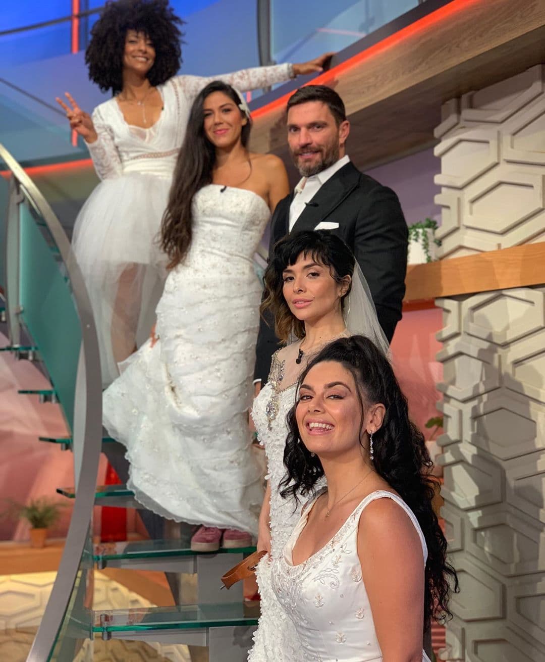 A pesar de estar rodeado de cuatro bellas novias, fue otra a la que le dio el sí. La afortunada mujer llegó apostando por pasar toda una vida junto al actor argentino, pese a su fama de rompecorazones.