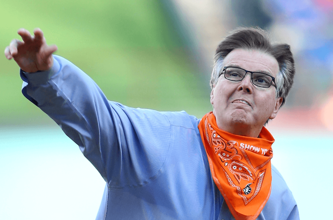 El vicegobernador de Texas dice que los aficionados deben regresar a los estadios 