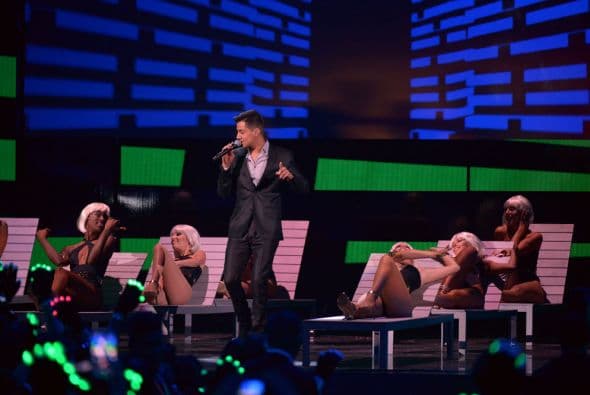 Y Luis no dejaba de sonreír y dar lo mejor de sí en el escenario.