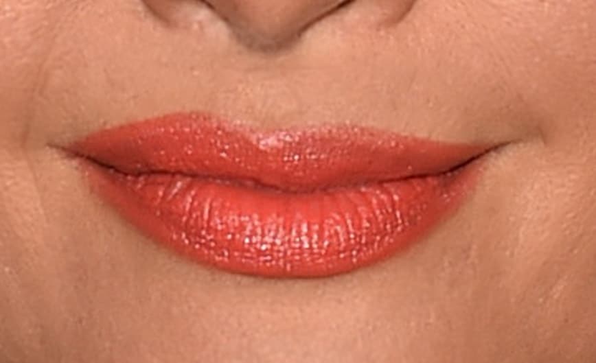 Además de ser talento de primer nivel, esta chica es fanática de la moda. Sus bellos labios sí que son la sensación.