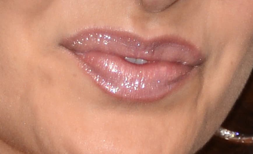 Estos labios tan besucones son de una de las más ardientes presentadoras de Latin GRAMMY, y con sus curvas ha robado millones de suspiros.