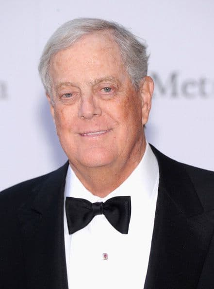 NEW YORK. El propietario parcial de Koch Industries, David Koch, ha amasado una fortuna que ronda los 41,400 millones de dólares.
