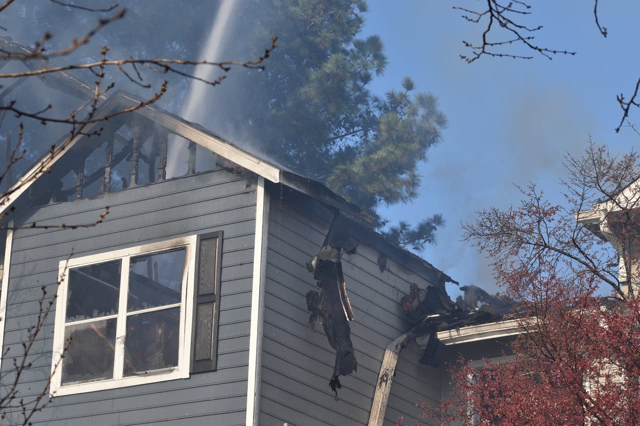 Un reporte de incendio en MAA Brookhaven, anteriormente conocido como Post Brookhaven, se registró alrededor de las 7:00 am