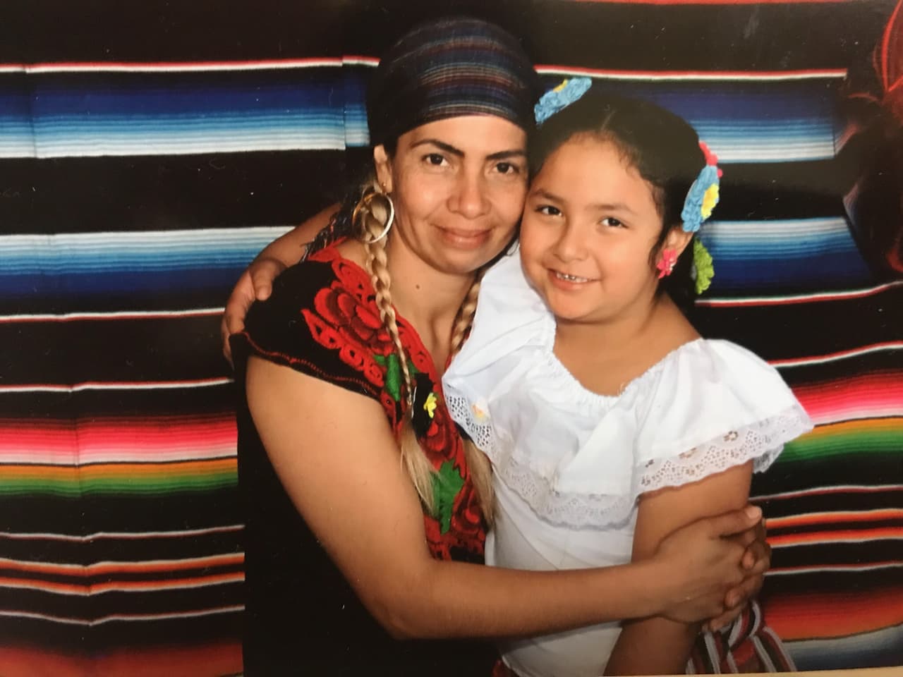 ICE detiene a más de 150 indocumentados en California, incluyendo una víctima de violencia doméstica