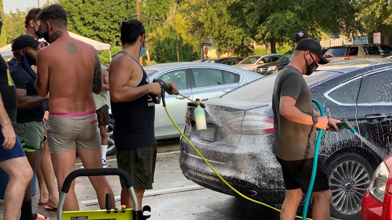 Estuvieron trabajando arduamente hasta que sol se escondió.