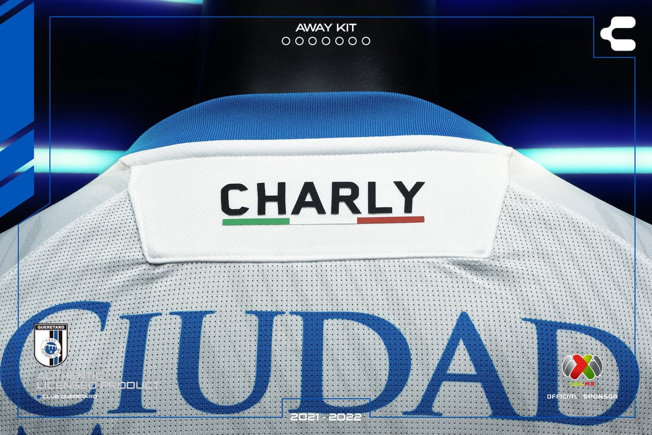 Gallos presentó su tradicional jersey con franjas negras y azules para su equipamiento como locales y un elegante blanco para el jersey de visita.