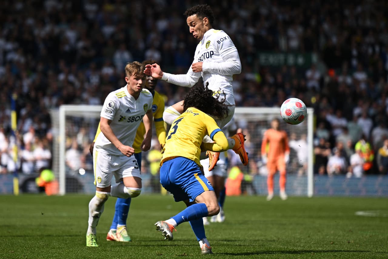 Resultados de la Jornada 37 de la Premier League: West Ham 2-2 Manchester City, Tottenham 1-0 Burnley, Watford 1-5 Leicester City, Wolves 1-1 Norwich, Leed United 1-1 Brighton, Aston Villa 1-1 Crystal Palace.