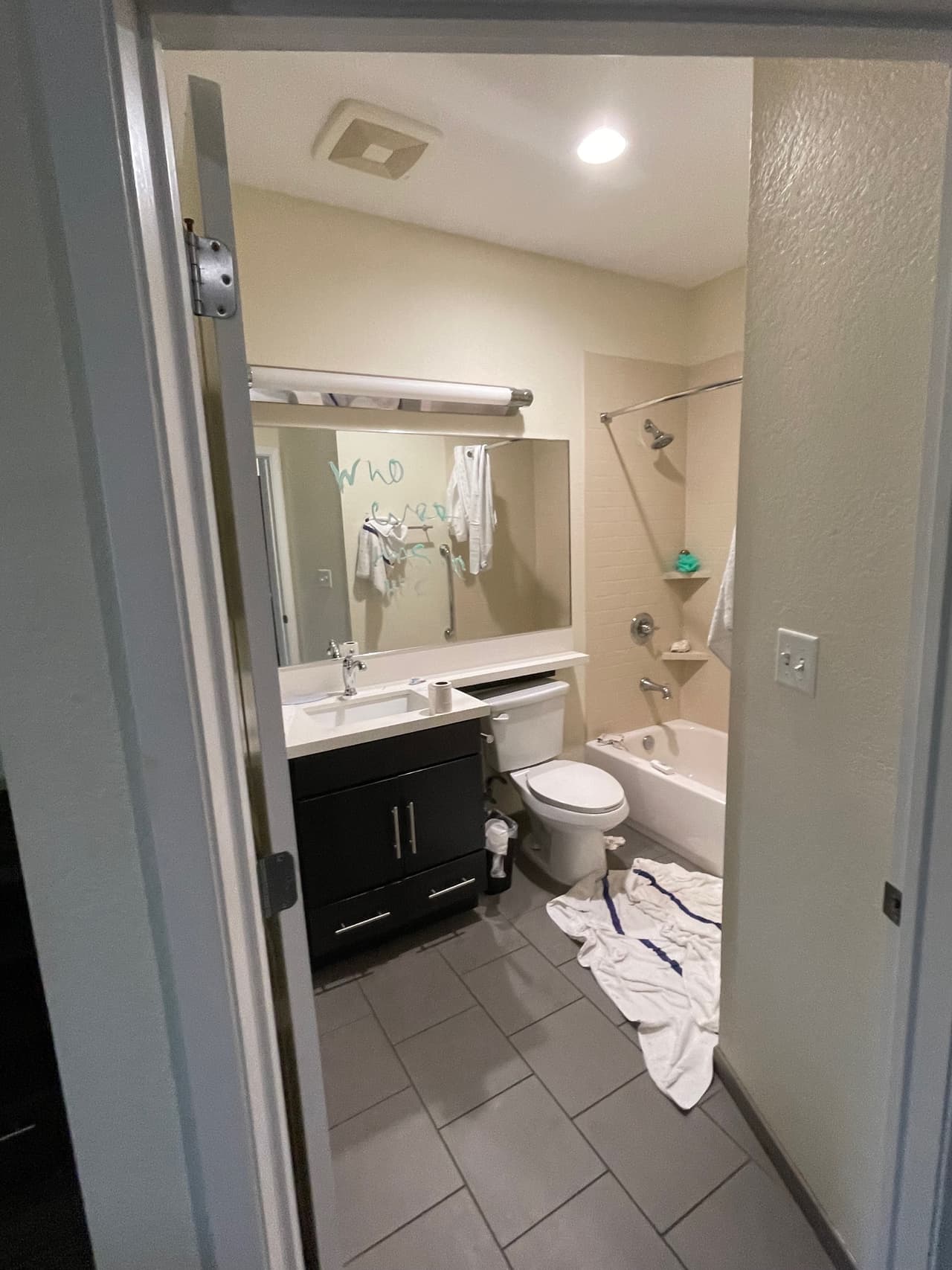 Los líderes de la ciudad esperan que funcione como un edificio de apartamentos de vivienda de apoyo.