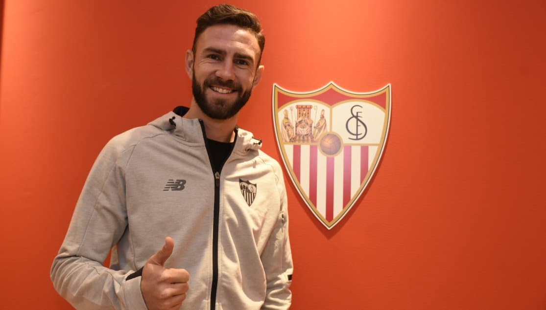 Y por último, el mexicano Miguel Layún también se unió al club hispalense en una transferencia polémica, ya que estuvo a nada de convertirse en jugador del Betis.