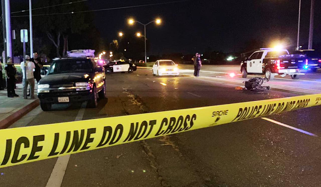 Una mujer en silla de ruedas muere tras ser atropellada por un automóvil en Fresno