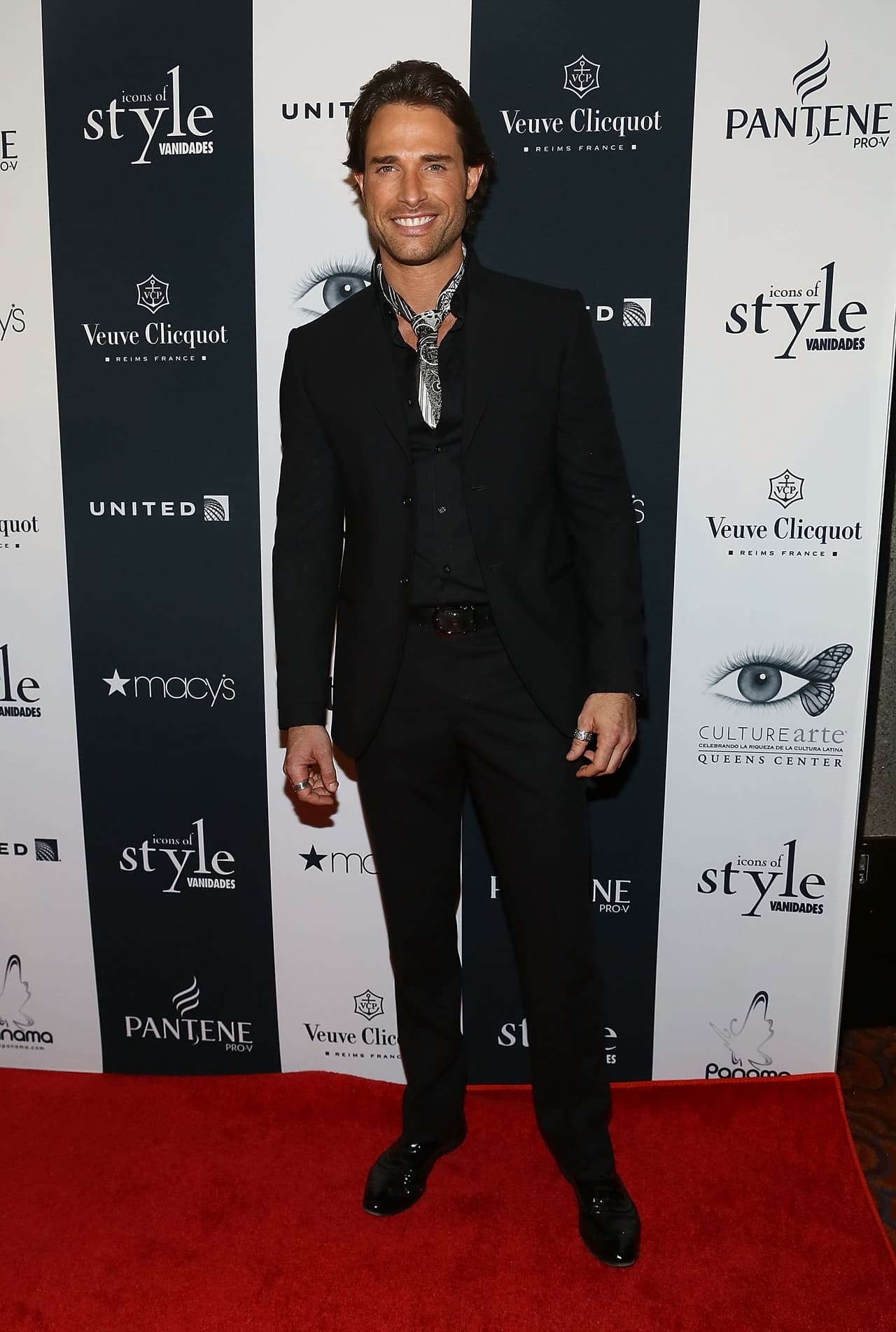 Pero no fue la única vez que el encanto de Sebastián Rulli conquistó a Angelique por encima del de otros galanazos.