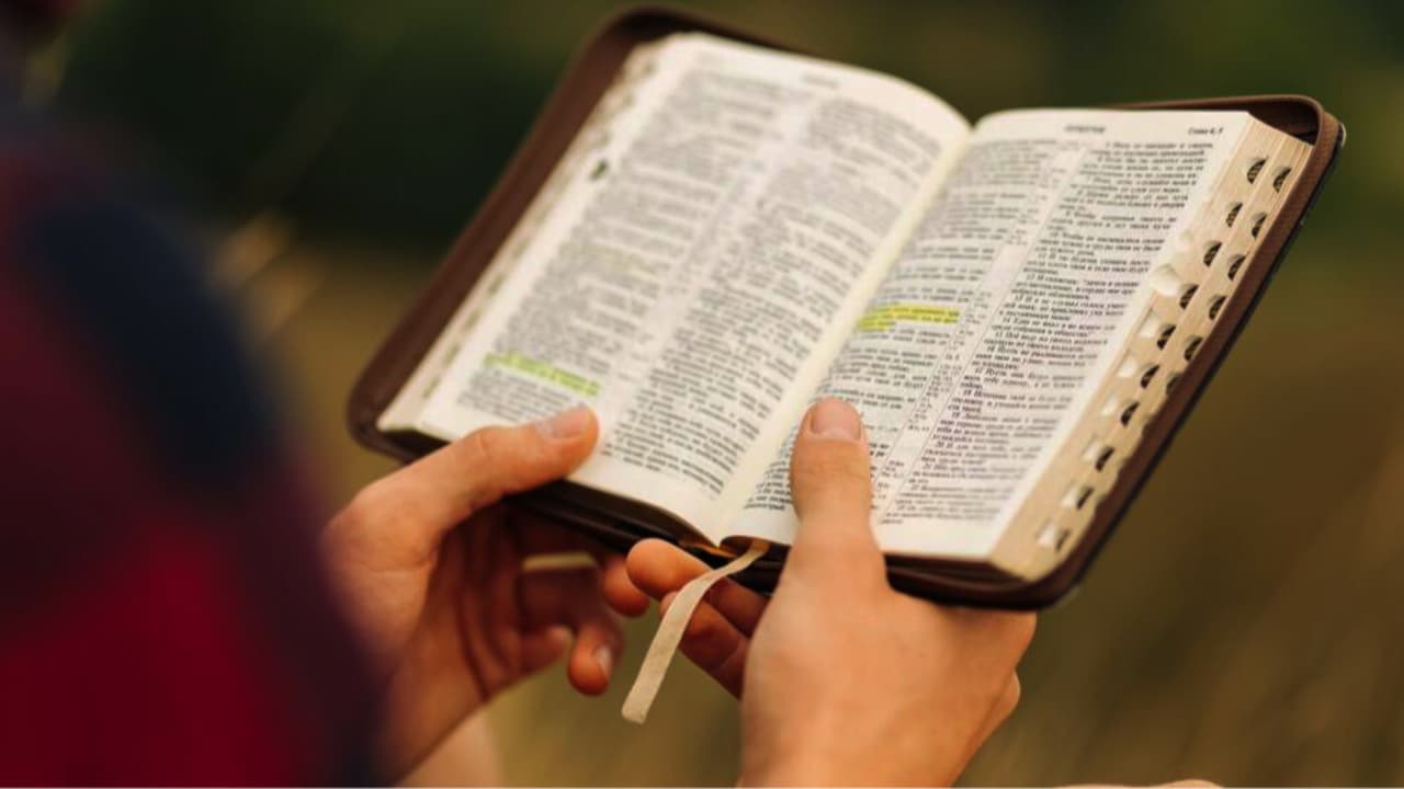 Texas exige historias de la Biblia como lectura obligatoria en escuelas públicas