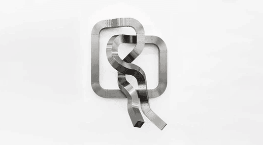 "Pipeline Frame 4" es una obra de acero inoxidable creada en 2014. "El nudo es leivmotiv de esta obra... pero la estructura se asemeja a ductos de aire acondicionado", explica el crítico Luis Miguel Isava en el libro "Alberto Cavalieri. Re/ con/ dis/tortion"