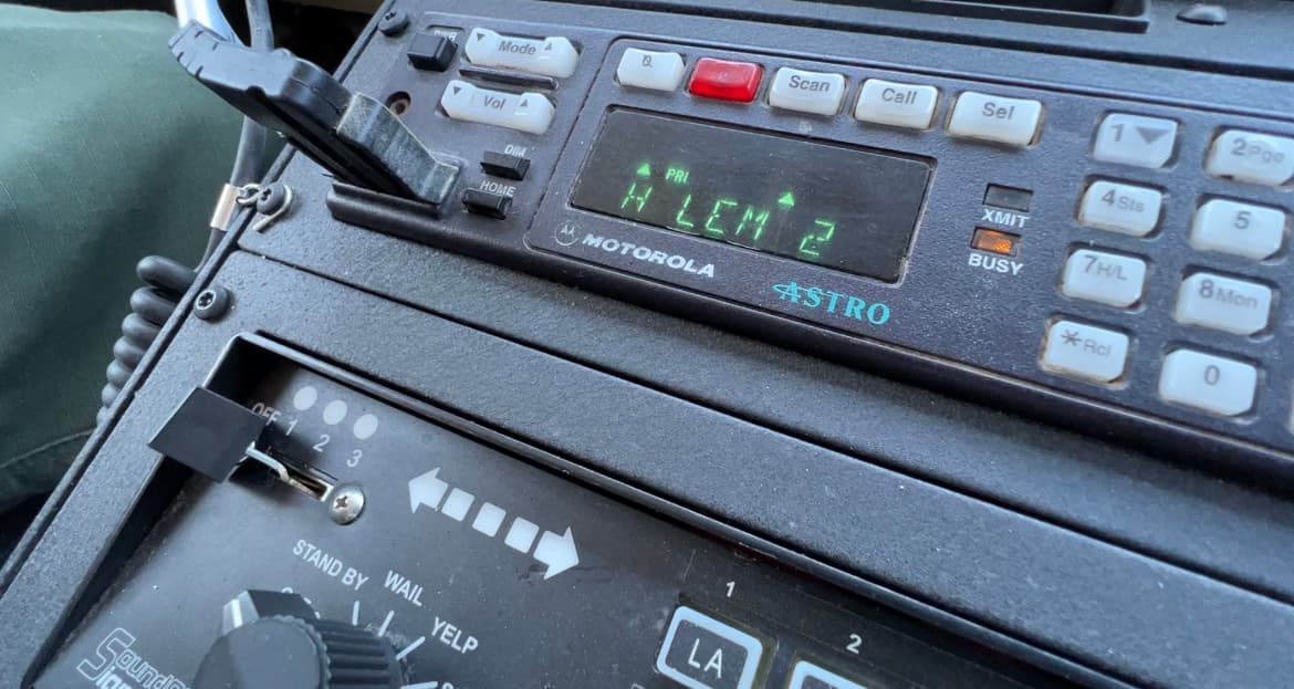 Escuchanos en la radio de la patrulla que el equipo de Borstar inició un operativo de rescate.