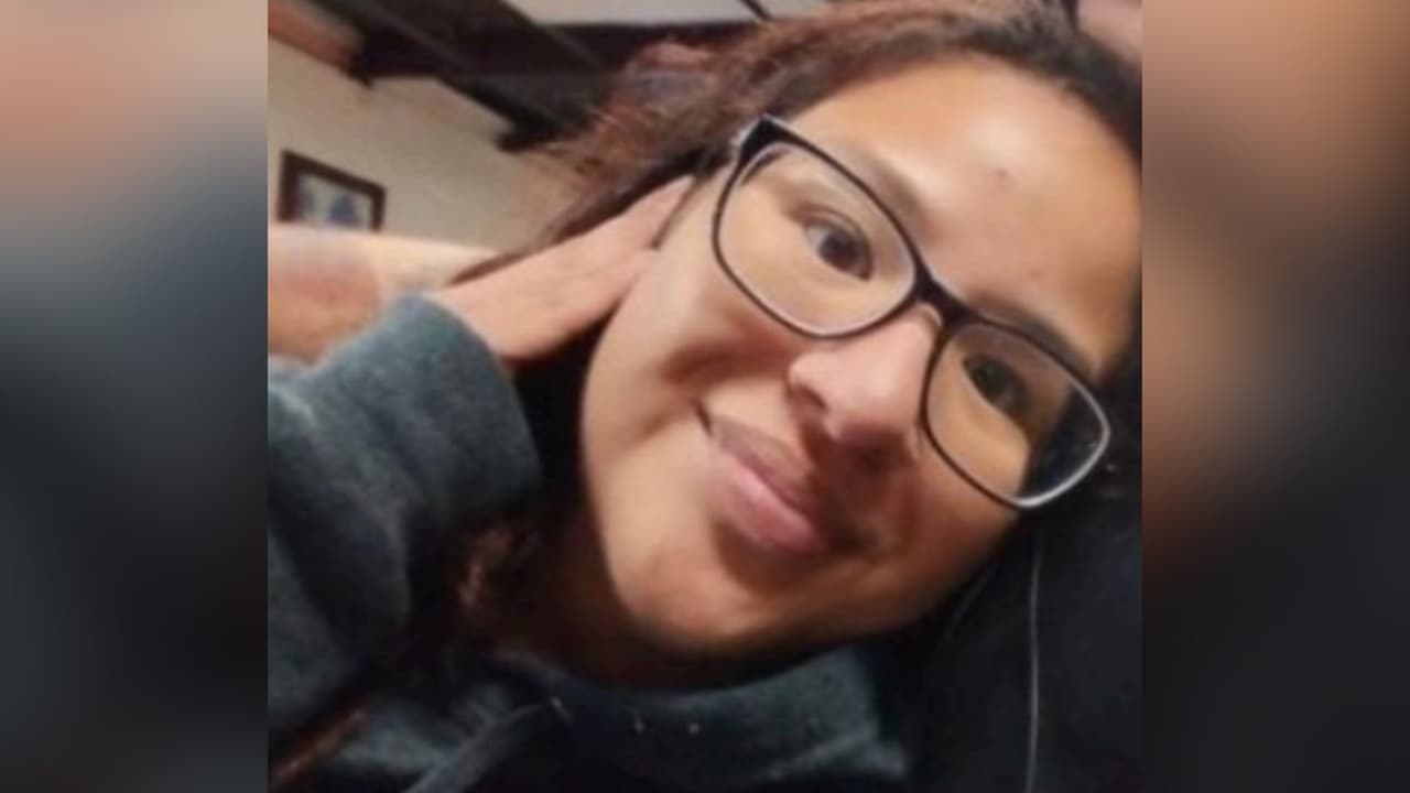 Desde hace un año los padres de Juli-Ann Sánchez duermen viendo su retrato esperando que vuelva a casa