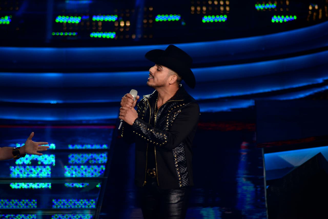 Cristian Castro y Espinoza Paz no pararon de ¿pelear?, los jueces fueron más duros, los capitanes se notaron un poco estresados, Gali lució súper sexy y una familia abandonó su sueño. Esto y más pasó en la segunda gala de Me Pongo De Pie.