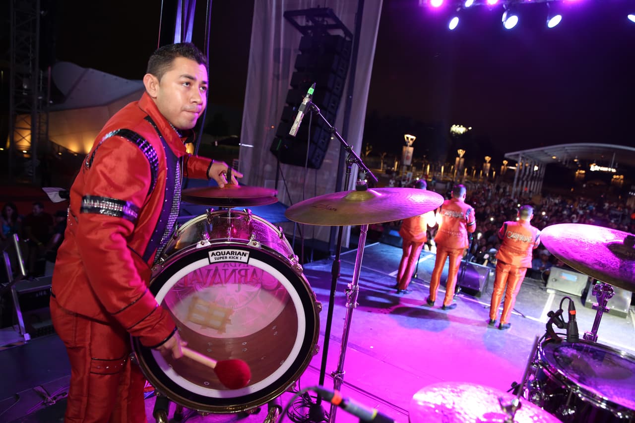 Voz de Mando y Banda Carnaval en Arlington
